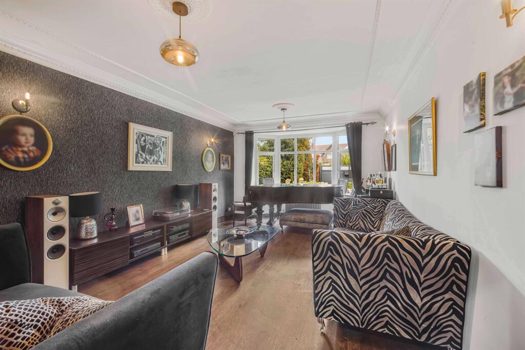 6 bedroom detached house for sale in Hale Road, Hale, WA15